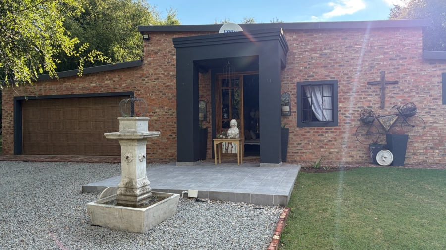  Bedroom Property for Sale in Viljoenskroon Rural Free State